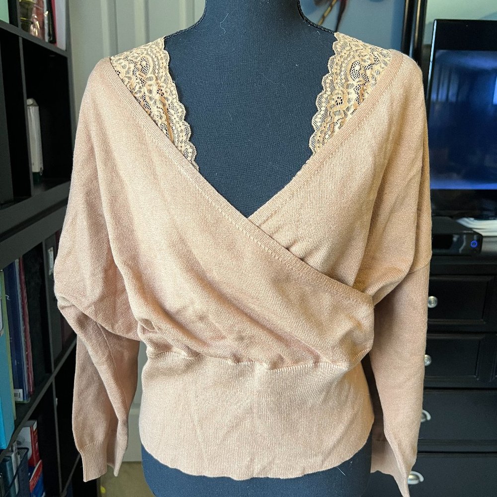 VENUS Women's V-Neck Sweater in Light Brown